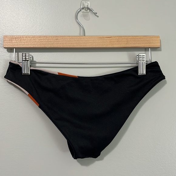 Skinny Dip Crossback Colour Block Bralette and Low Rise Bottoms Bikini Set - Picture 16 of 16